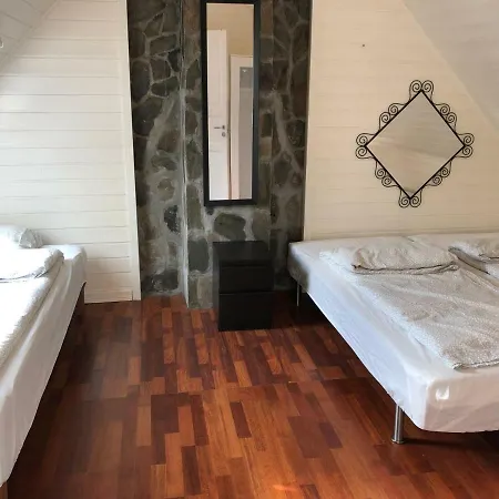 Goohouse 8 Penzion Bergen